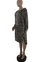 Load image into Gallery viewer, Camouflage Street Print Hooded Collar Outerwear

